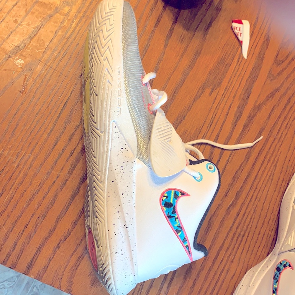 Kyrie fly trap 2.